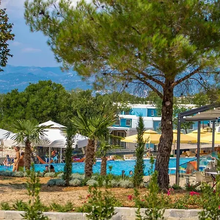 Kamp alanı Mobile Homes Omišalj